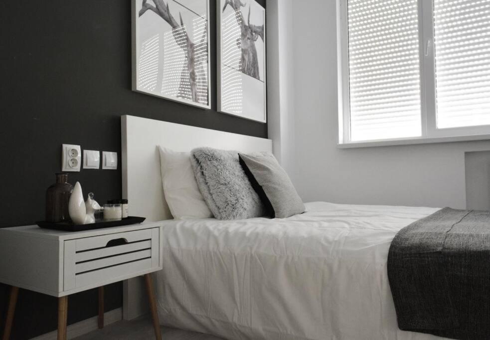 2 Bdr / Cozy Ap Near Old Town Apartment Bukares Bagian luar foto