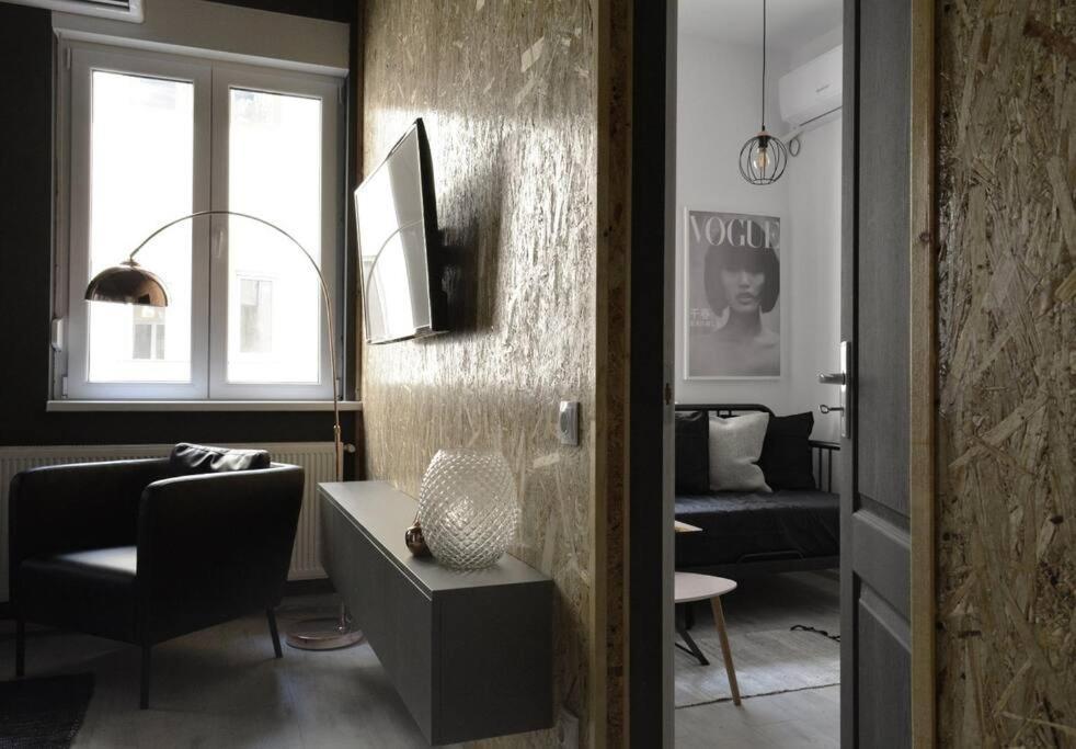 2 Bdr / Cozy Ap Near Old Town Apartment Bukares Bagian luar foto